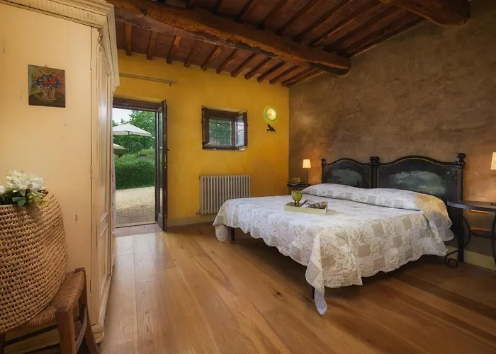 Podere Santa Croce 10, Emma فيلة